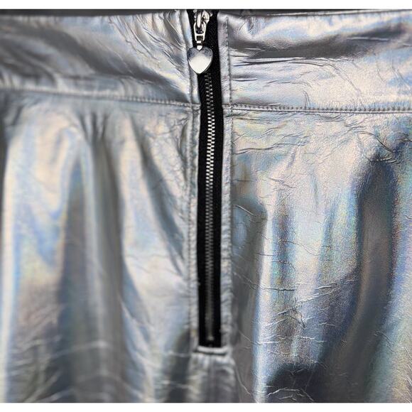 Hot Topic Black Heart Large Silver Shiny Iridescent Vinyl Circle Skirt Festival - Picture 3 of 5